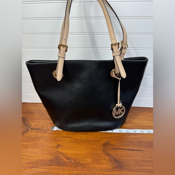 Michael Kors black & tan jetset shoulder tote bag purse. - Picture 14 of 15